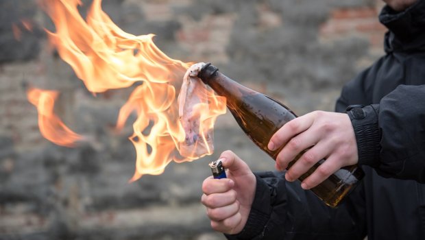 “Molotov kokteyli”nin TARİXÇƏSİ – Bu silahın ruslara nə dəxli var? 