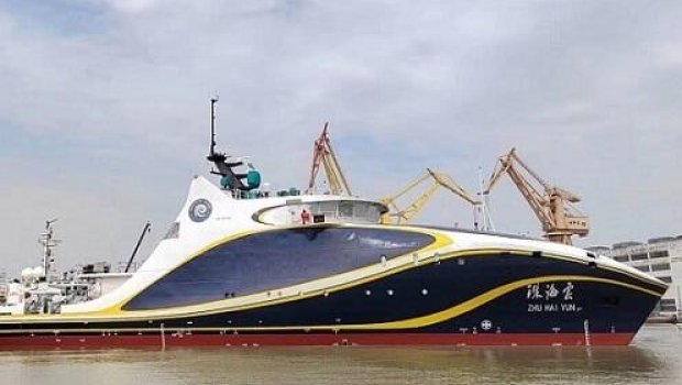 Çin dünyanın ilk pilotsuz gəmisini suya buraxdı