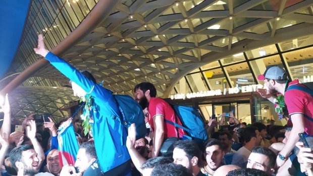 Avropa çempionlarımız Vətənə qayıtdı - FOTO