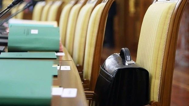 İş axtaranlara müjdə: Dövlət orqanlarında vakant vəzifələr...