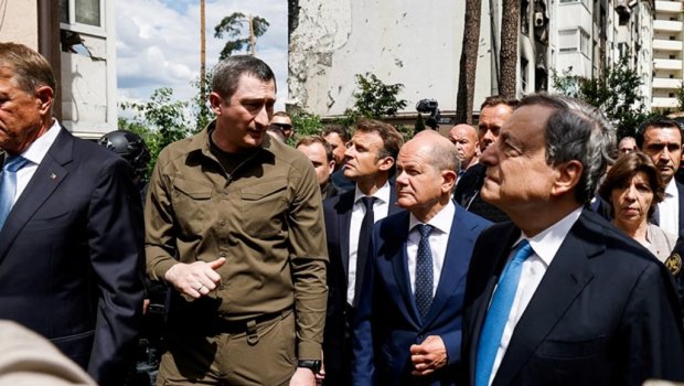 Makron, Şolz və Draqi İrpendə - VİDEO