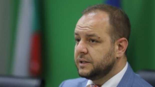 Nazir koronavirusa yoluxdu - Evdən işləyir...