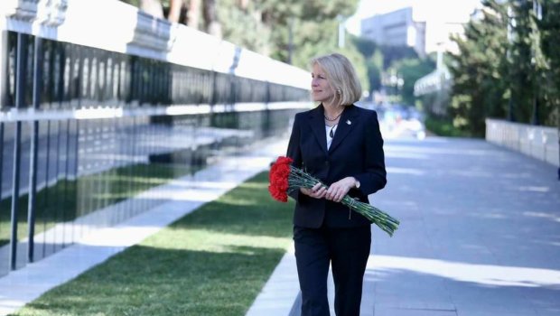 Karen Donfrid Şəhidlər Xiyabanına niyə getmişdi? - Riçard Kozlariç ziyarətin sirrini AÇIQLADI 