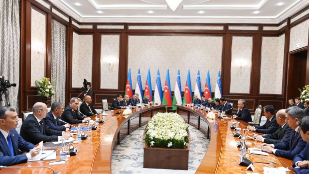 Azərbaycan və Özbəkistan prezidentlərinin geniş tərkibdə görüşü oldu - VİDEO