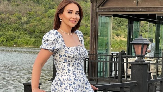 Tanınmış aparıcı: \