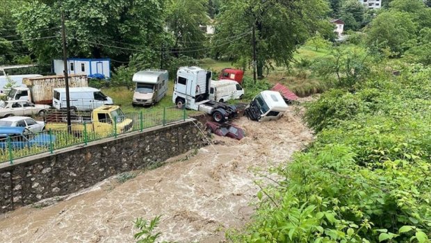 Türkiyədə daşqın: 20 fərdi evdən sakinlər təxliyə edildi