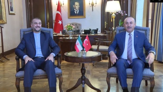 İranın xarici işlər naziri Ankarada Çavuşoğlu ilə mətbuat konfransı keçirdi