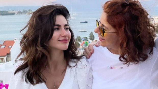 Nəsrin Cavadzadə anasının FOTOLARINI YAYDI