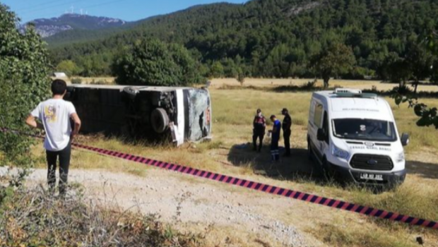 Turistləri daşıyan iki mikroavtobus toqquşdu - YARALILAR VAR