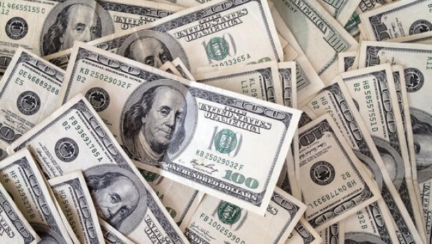 Qonşu ölkədə dollar sürətlə BAHALAŞIR