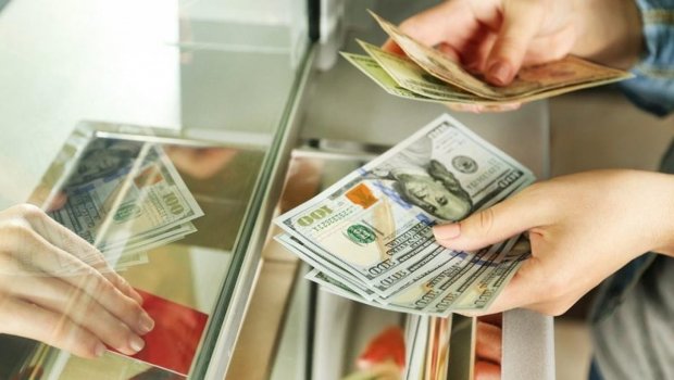 Lizensiya olmadan valyuta satışı etmək olarmı? – Qanuni İZAH