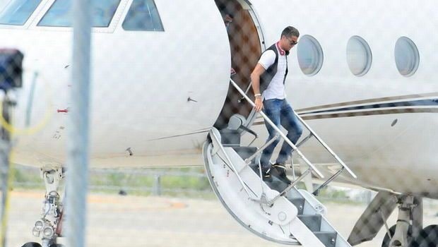 Ronaldonun təyyarəsi İspaniyada saxlanıldı - FOTO