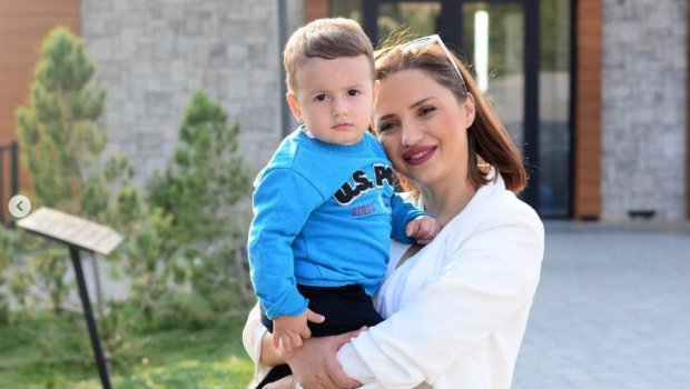 Azərbaycanlı aktrisa oğlu ilə Türkiyədə koronavirusa yoluxdu - FOTO
