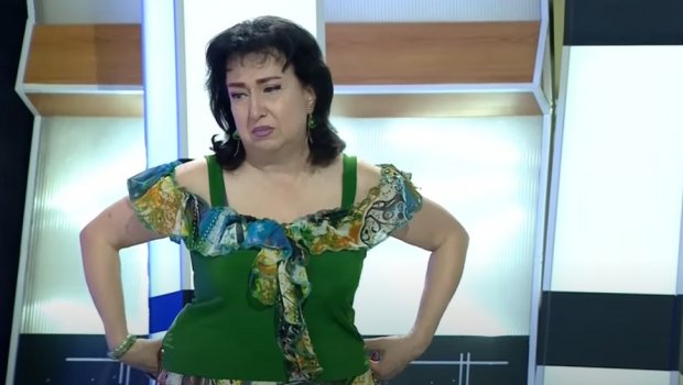 Rühəngiz qızının qohumu ilə boşanma sualını eşidib, efiri tərk etmək istədi - VİDEO