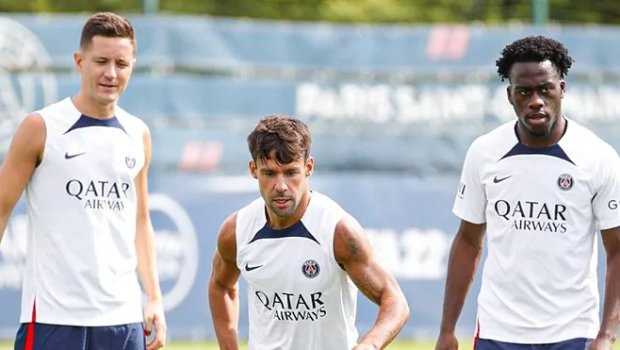 PSJ 11 futbolçusunu satmaq istəyir