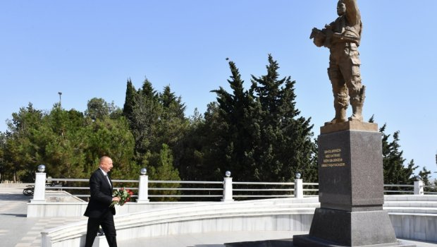 İlham Əliyev Sumqayıtda Şəhidlər xiyabanını ziyarət etdi - YENİLƏNİB - FOTO/VİDEO