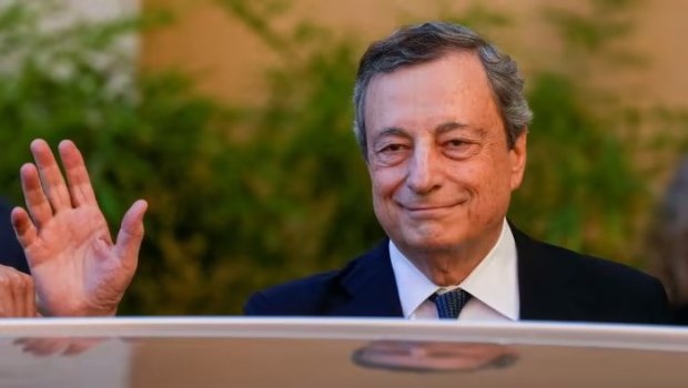İtaliyanın Baş naziri istefa verdi