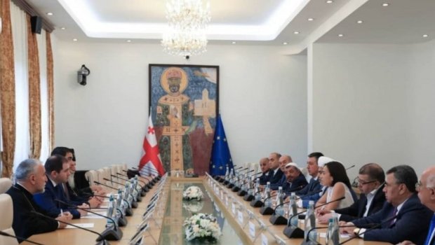 Allahşükür Paşazadə gürcüstanlı spikerlə görüşdü