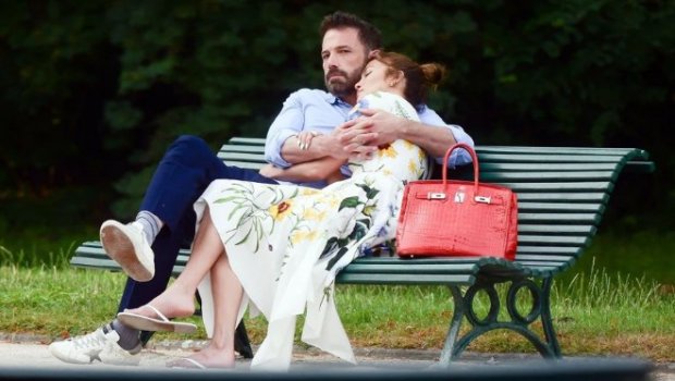 Cey Lo əriylə Parisdə öpüşərkən GÖRÜNTÜLƏNDİ – FOTO 