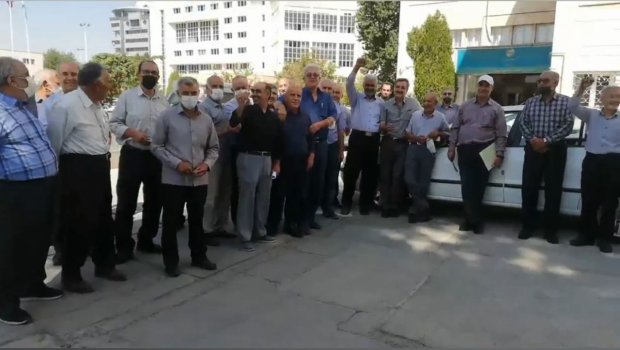 İranda təqaüdçülərin etirazları başladı – VİDEO