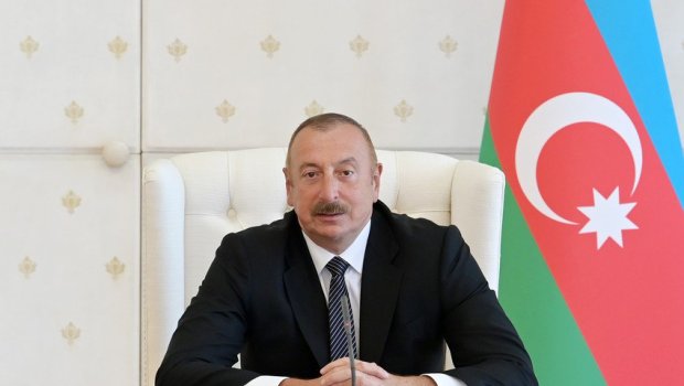 Prezident bu idmançı və məşqçiləri mükafatlandırdı