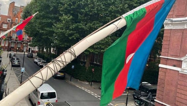 Londondakı səfirliyimizdə bayrağımız yenidən dalğalanır - FOTO
