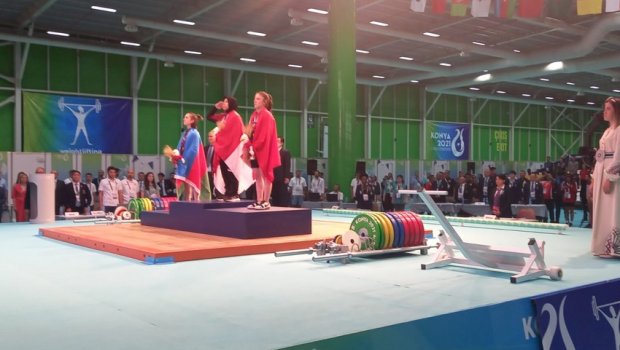 Azərbaycan İslamiadada ağırlıqqaldırma növündə ilk medalını qazandı - FOTO 