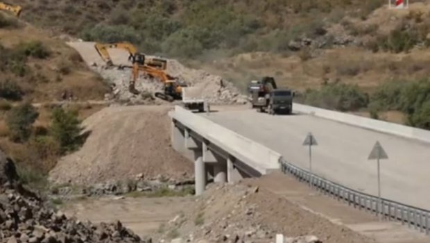 Laçın dəhlizinə alternativ yolun Ermənistan hissəsinin tikintisinə başlanıldı