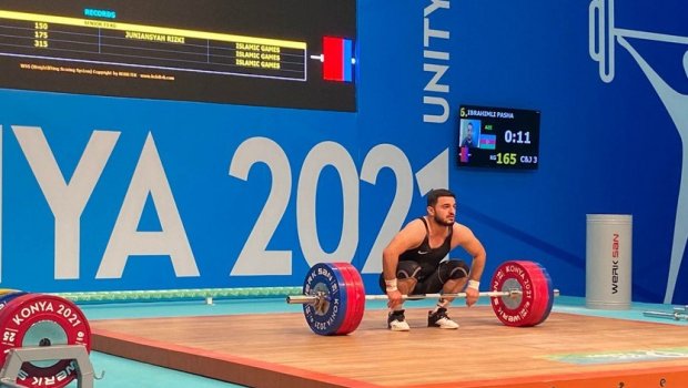 Azərbaycan ağırlıqqaldıranı İslamiadada 4-cü oldu