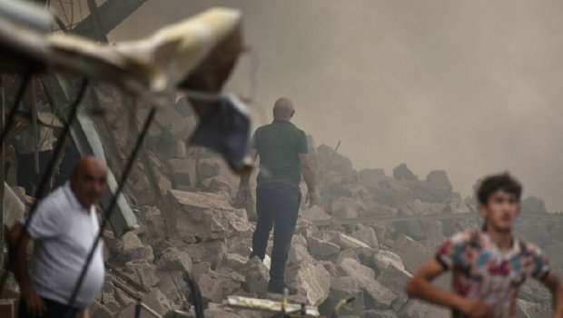 İrəvanda partlayışdan sonra dağıntılar altında qalanlar var - Xilasedicilər onları axtarır 