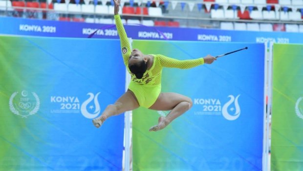 Gimnastımız Zöhrə Ağamirova qızıl medal qazandı - FOTO
