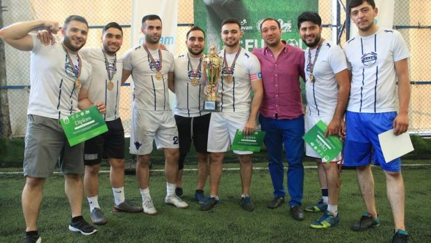 Təşəbbüs qrupları arasında 