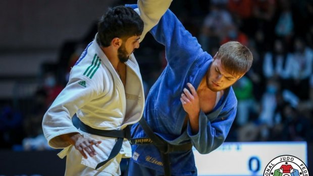 Daha iki cüdoçumuz İslamiadanın finalına yüksəldi