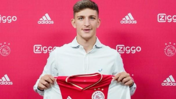 Türkiyəli futbolçu \