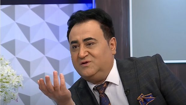 Elgiz Əkbər: “Üç tələbə bir kartofu yeyirdik” – VİDEO 