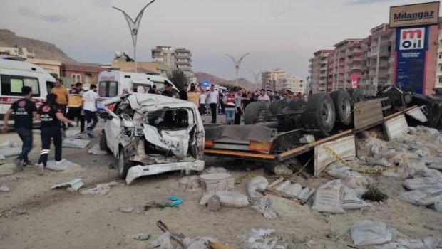 Türkiyədə dəhşətli yol qəzası: 16 NƏFƏR ÖLDÜ, 29 YARALI VAR - YENİLƏNİB/VİDEO