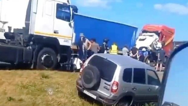 16 nəfər Rusiyada yol qəzasında həlak oldu - VİDEO