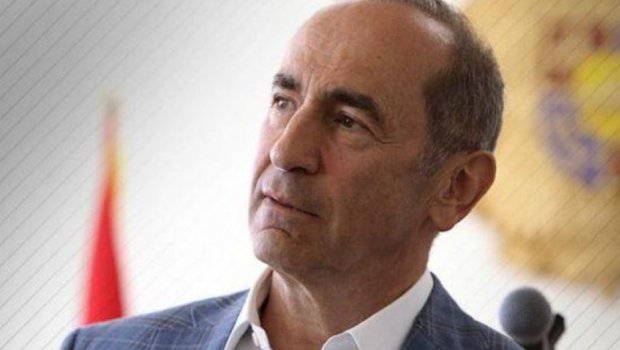 Robert Köçəryan Ermənistanı tərk etdi