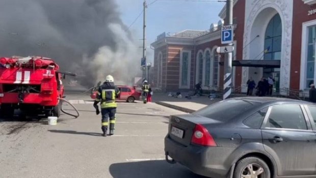 Ukraynada dəmiryolu stansiyası vuruldu - 15 ölü, 50 yaralı var - VİDEO
