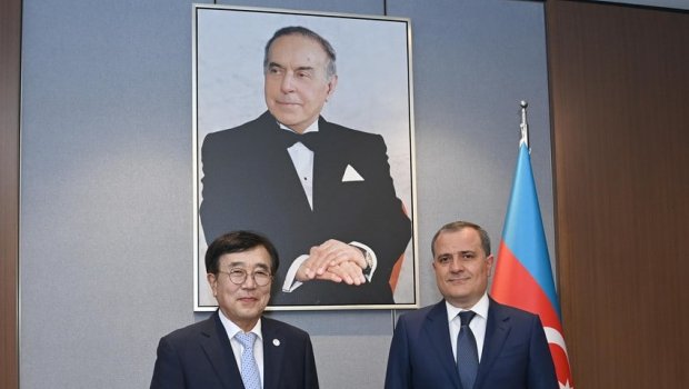 XİN rəhbəri Koreya Prezidentinin xüsusi nümayəndəsi ilə görüşdü