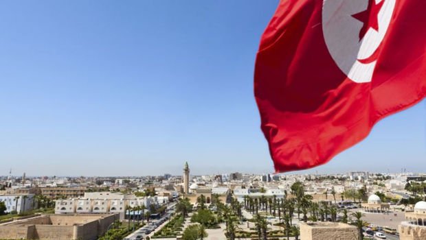 Bu ölkədə qıtlıq başladı: Ərzaq dükanları boşaldı, benzin yoxdur...