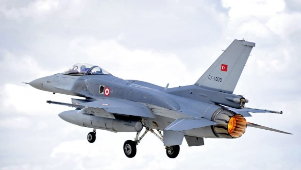 Yunanıstan Türkiyə təyyarəsinə raket zərbəsi endirib
