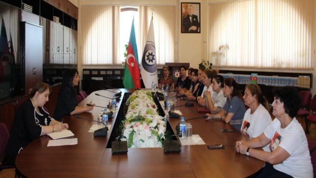 Ombudsman əsir, girov və itkin düşmüş şəxslərin ailələri ilə GÖRÜŞDÜ