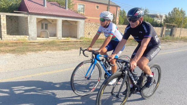 Nazir Mədət Quliyev velosiped sürdü - FOTO