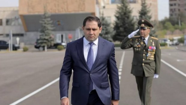 Ermənistanın müdafiə naziri ABŞ-a getdi
