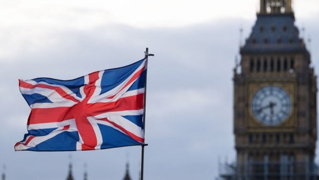 Böyük Britaniya hökumətində İSTEFALAR BAŞLADI