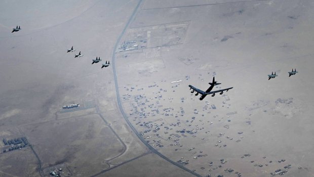 ABŞ Yaxın Şərq üzərində iki B-52 bombardmançı təyyarəsi uçurub