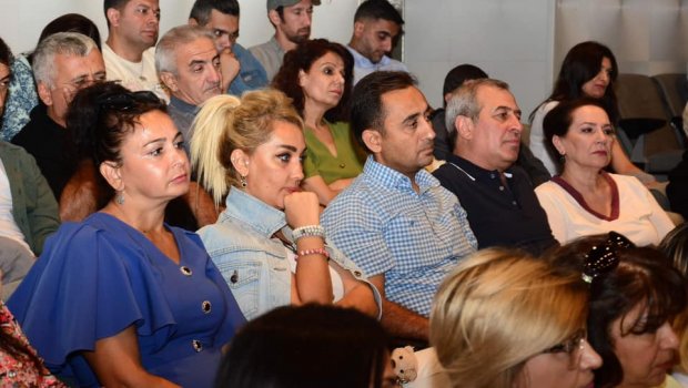 Gənc Tamaşaçılar Teatrı yeni mövsümü açıq elan etdi - FOTO