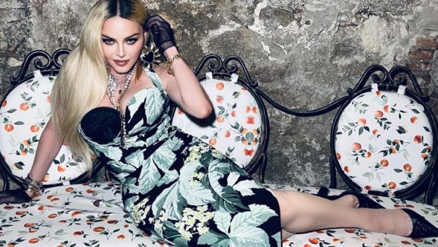 Bu da Madonnanın 41 yaş özündən kiçik YENİ SEVGİLİSİ - FOTO