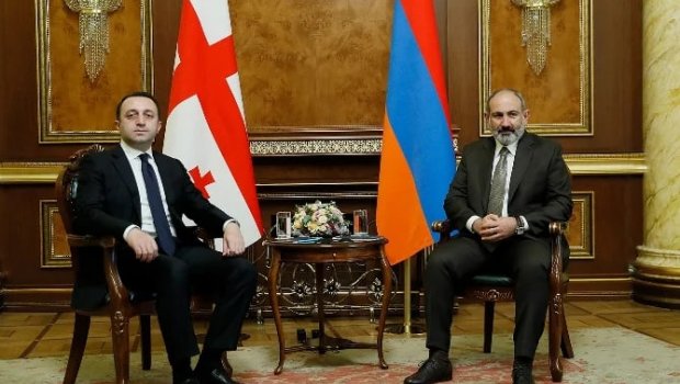Paşinyan gürcü həmkarı ilə sərhəddəki son hadisələri müzakirə edib 